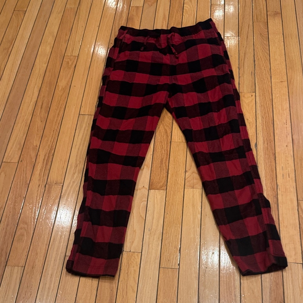 Mens preworn Hollister Red &  Black Checkered sleep Pants. Size Lge Tall.
